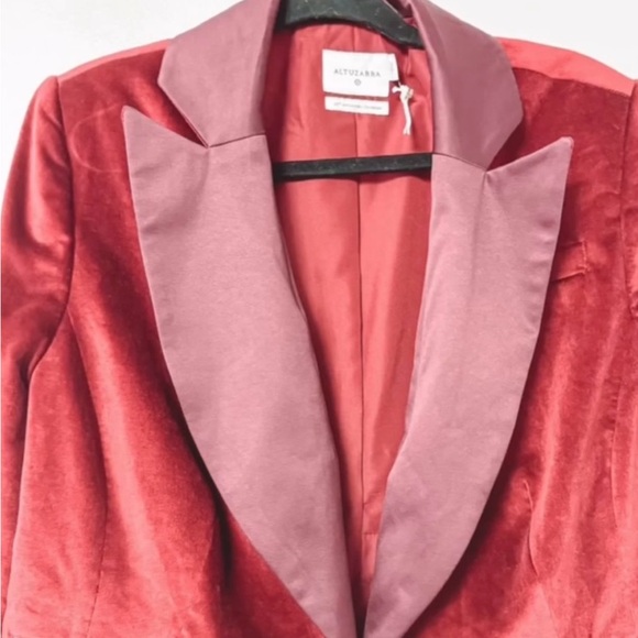 Elegant Velvet Blazer and Pants in Rich Burgundy - Picture 2 of 8